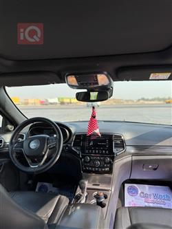 جیپ گراند شیرۆکی